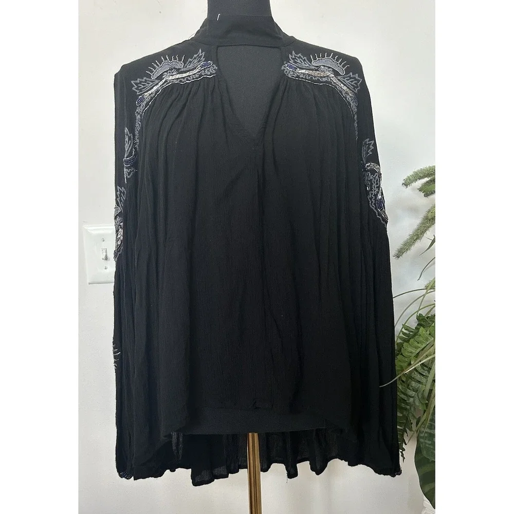 Free‎ People Sweet Fantasy Black Blue Boho Embroidered Beaded V Neck Blouse Sz M